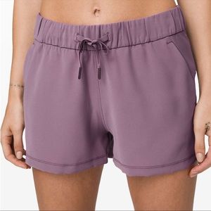 Lululemon On the Fly Short Woven 2.5"